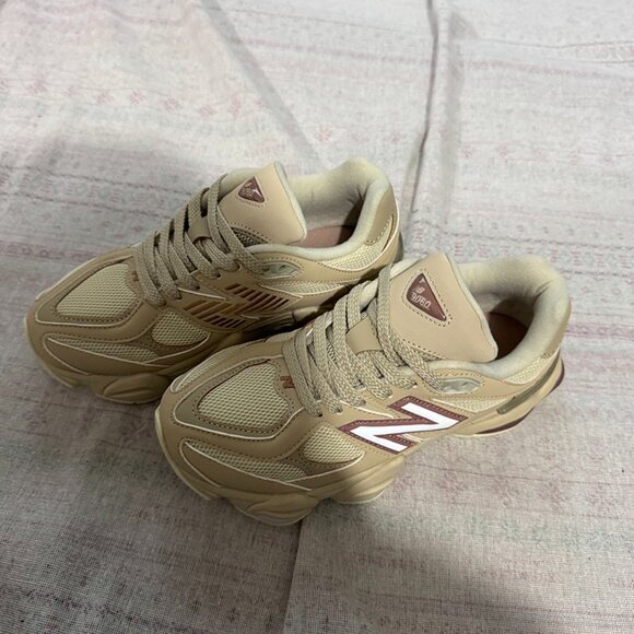 New Balance 9060 GS Cream Bone Sparrow Sports Sneaker - Picture 1 of 9